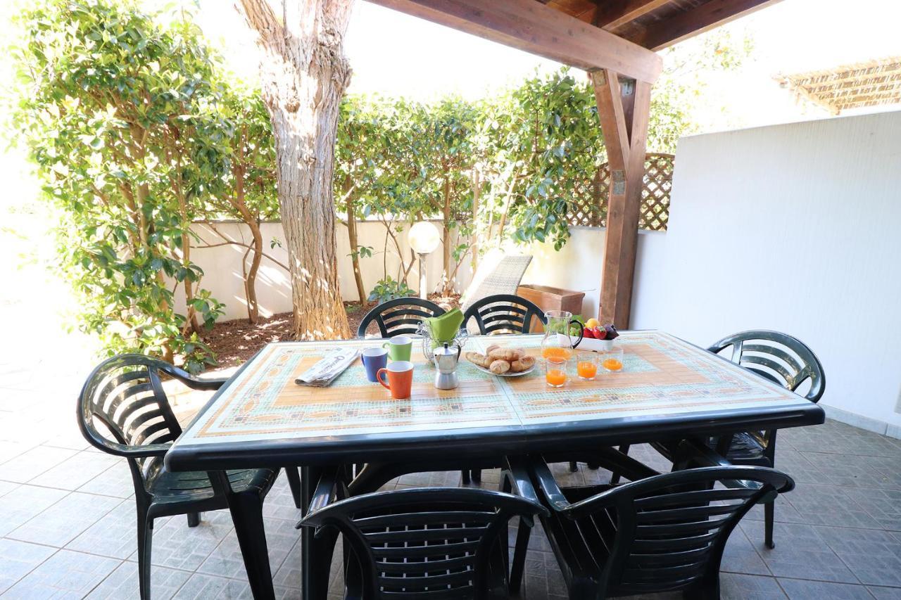 Ground Floor Villa With Barbecue For 5 Guests Pt48 Torre dell'Orso Exterior photo
